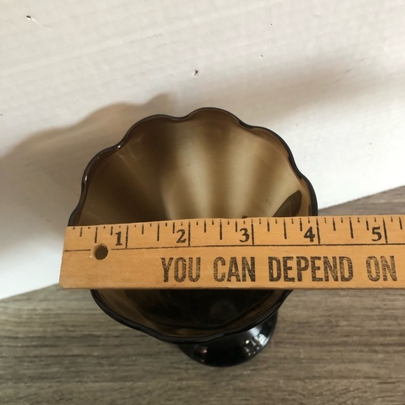 Vtg Smokey Glass Vase with Ruffle Edge - Picture 7 of 10